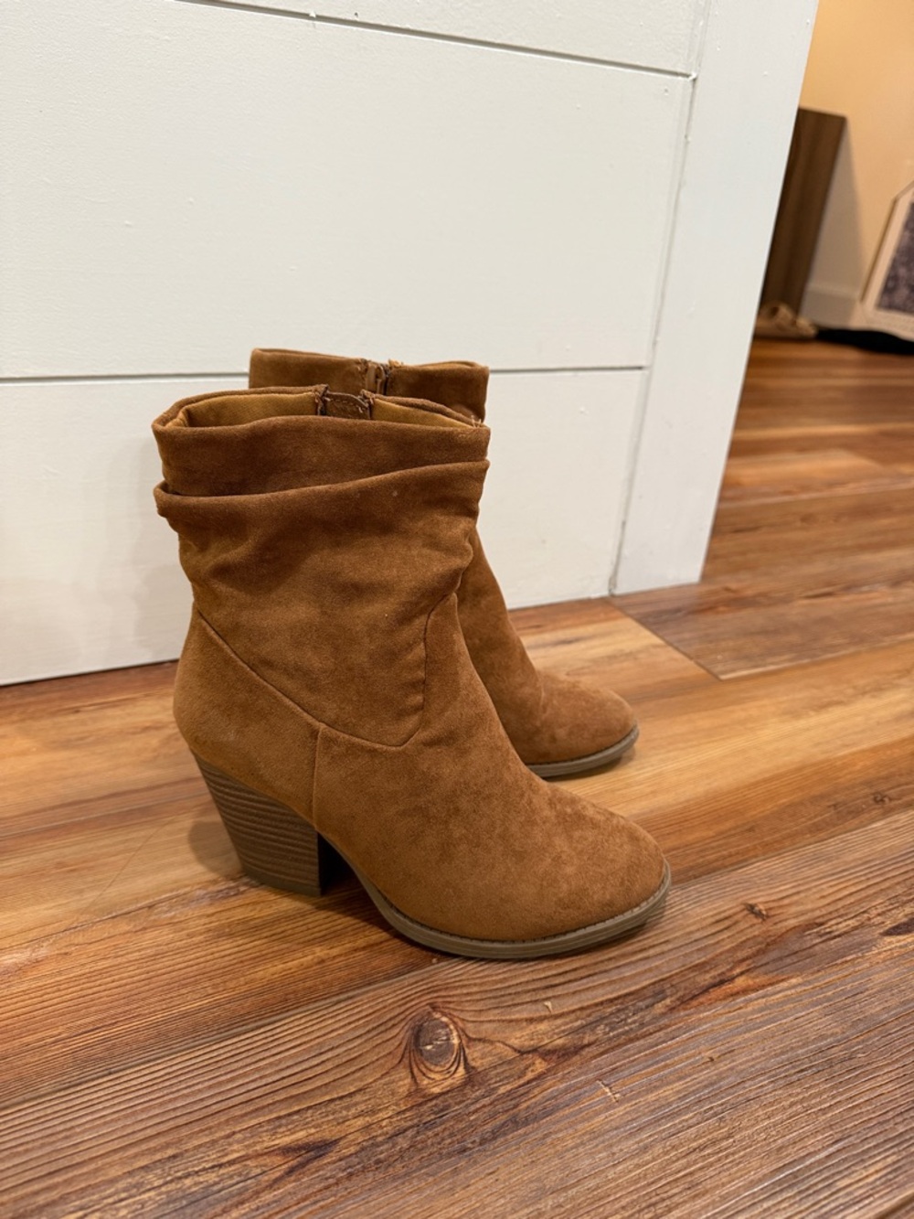 Women’s Universal Thread Boots